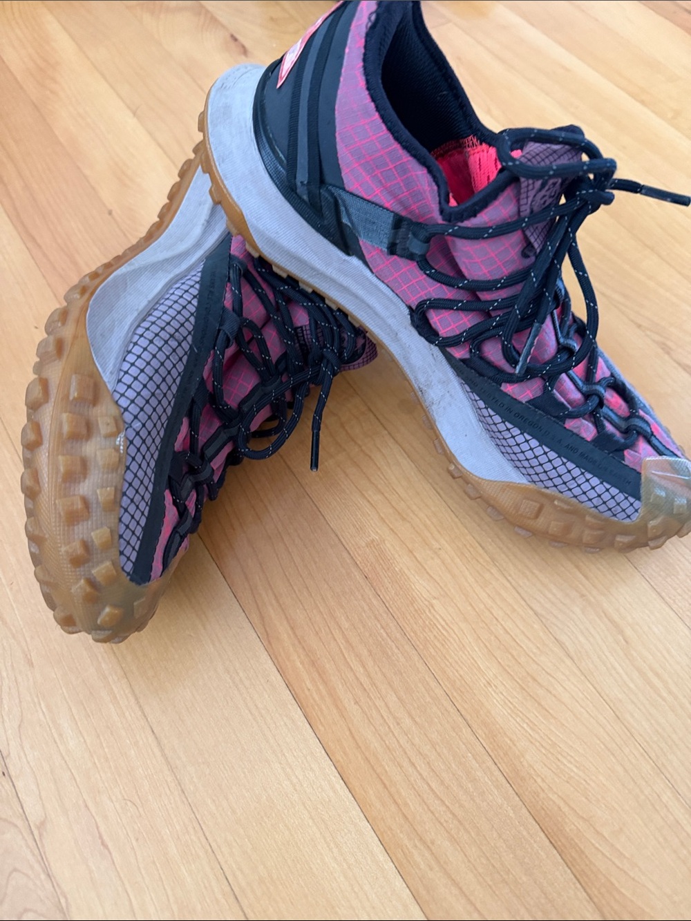 ACG Nike mens trail shoes size 7.5